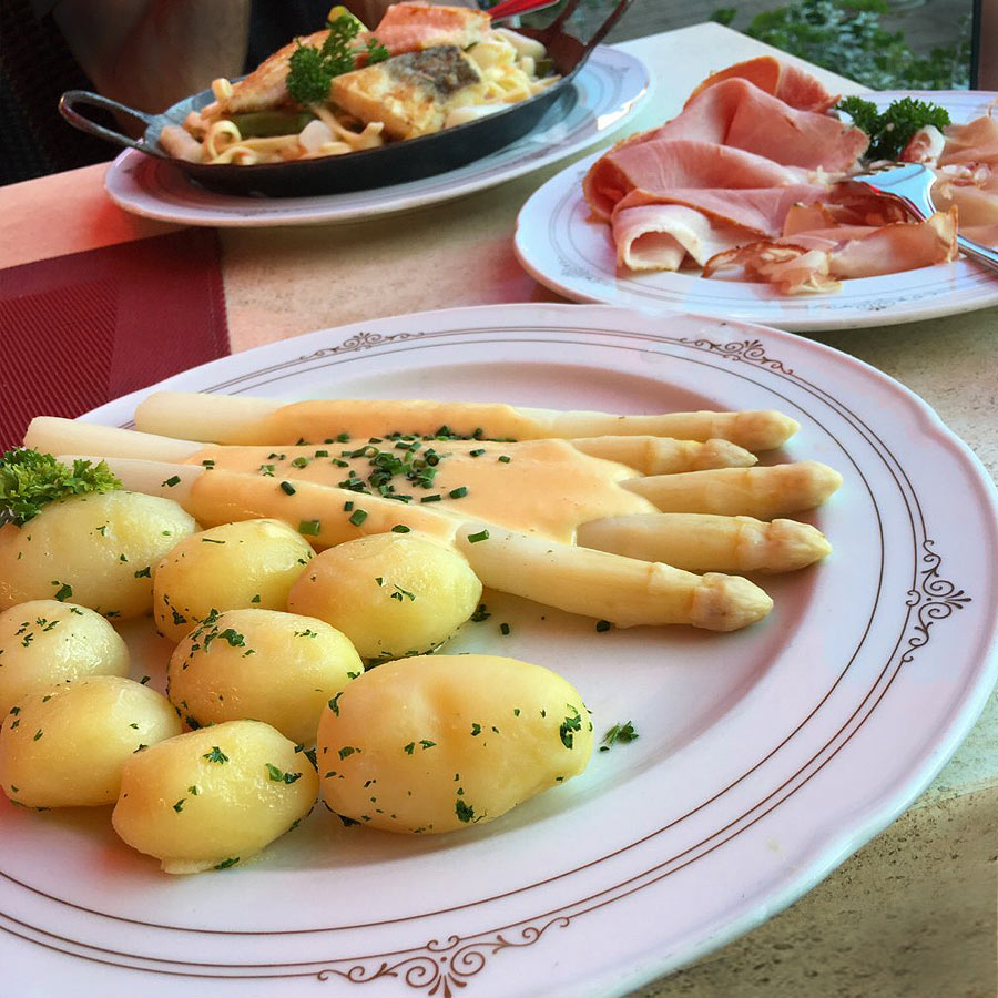 Flair Hotel Weinstube Lochner - feine und raffinierte Spargel-Gerichte zum Geniessen
