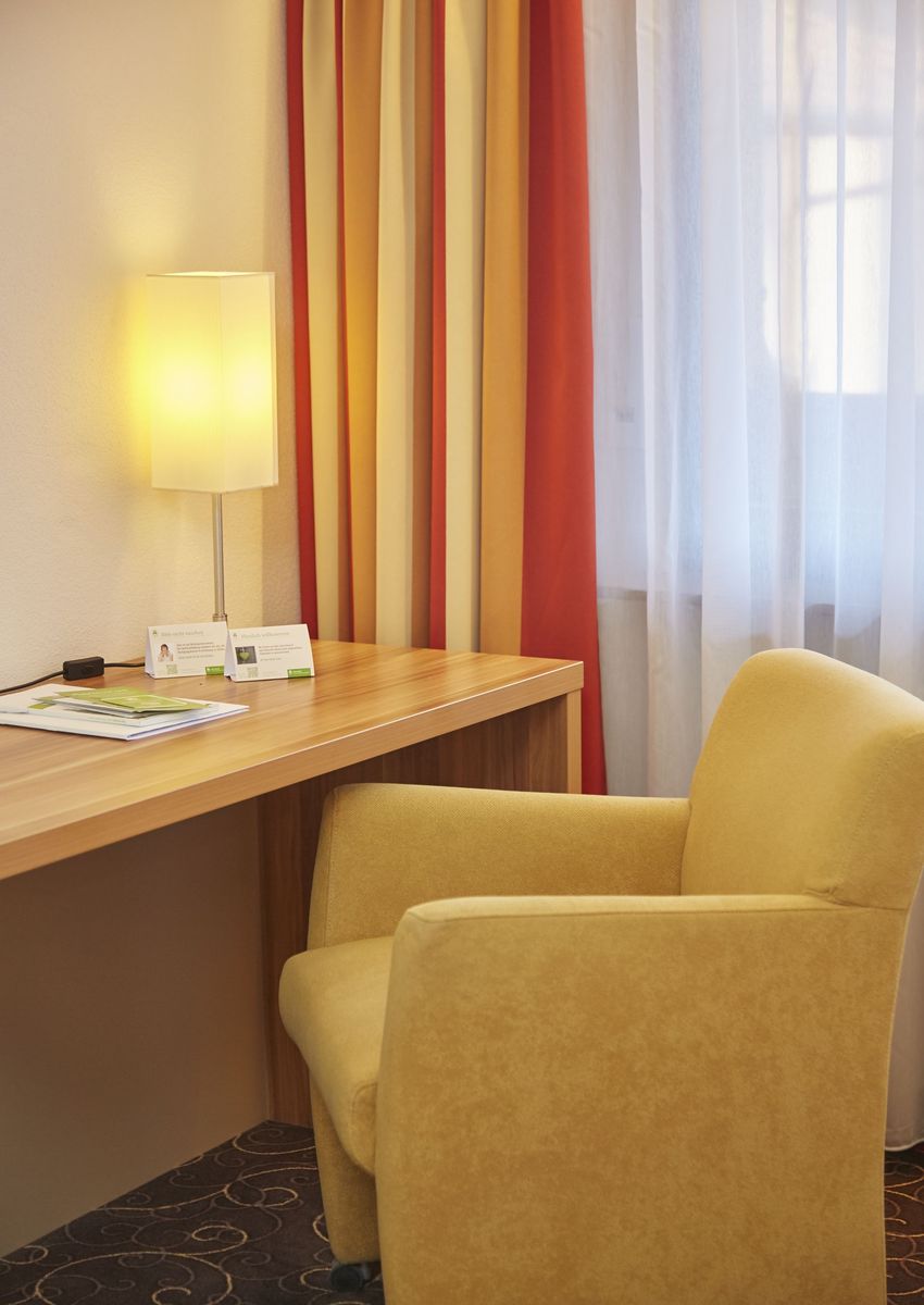 Helle Zimmer mit moderner Ausstattung