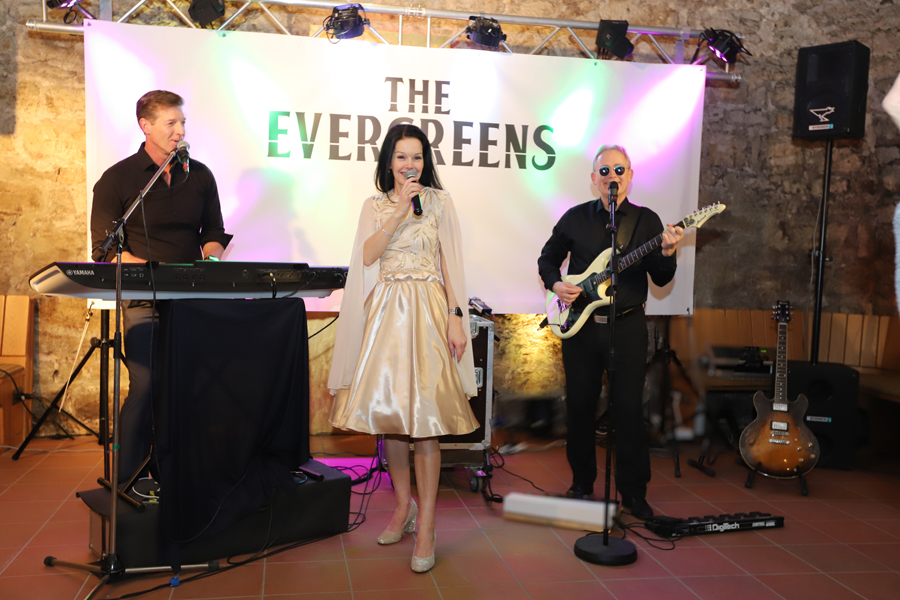 Tanz und Unterhaltung mit THE-EVERGREENS Stimmungsvolle Musik