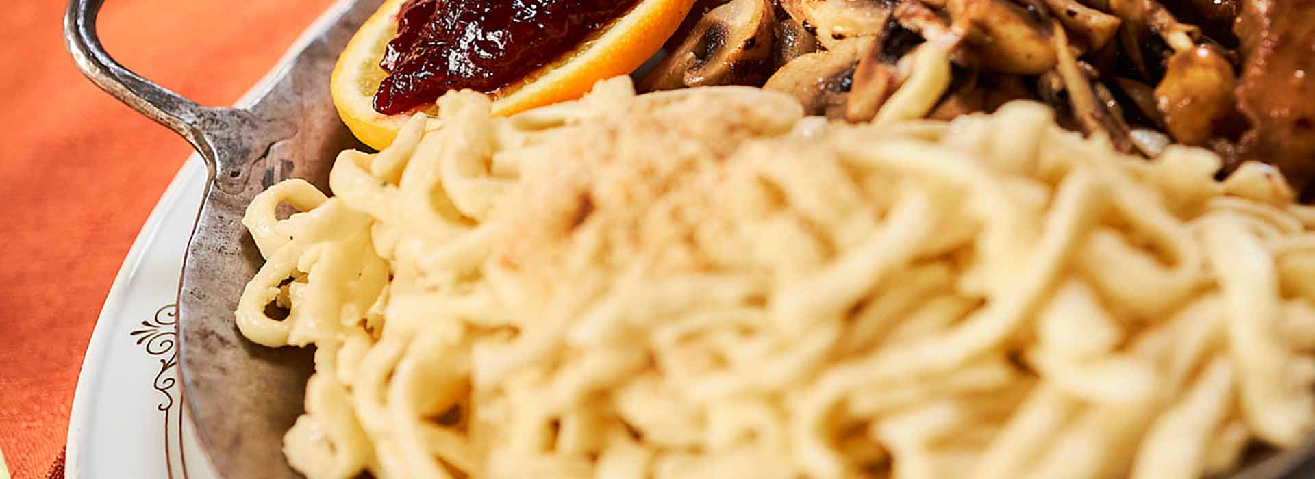 Flair Hotel Weinstube Lochner - Nudeln in Vielfalt und schwäbische Spätzle