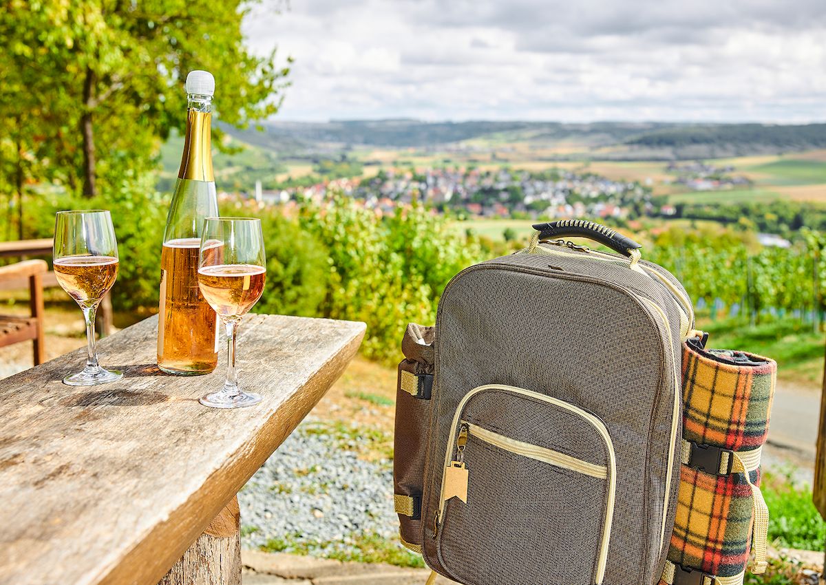 Sommerzeit in Markelsheim, nahe Weikersheim, in herrlicher Landschaft erleben - regionale erlesene Weine und leckere Speisen geniessen